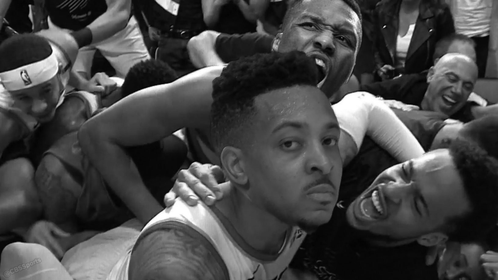 D6Ziel8WsAAswHJ.jpg:large