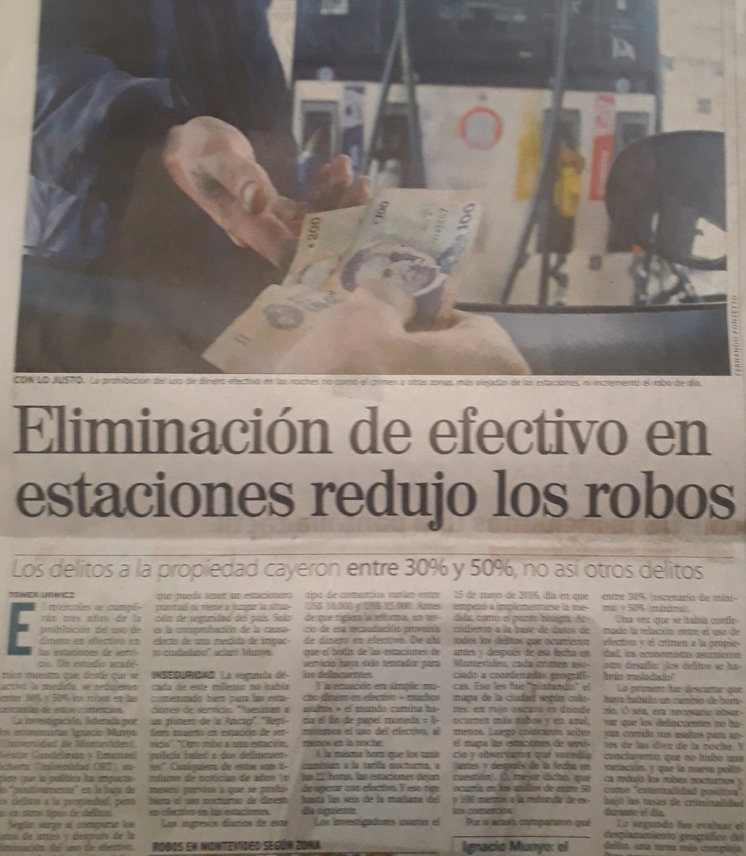 grazianopascale's tweet photo. El mensaje no podría ser más inquietante: hay que restringir libertades para tener más seguridad. 
Los jerarcas del gobierno que por estas horas se están jactando de este "logro", ni siquiera se dan cuenta de lo que están festejando. https://t.co/dygwiHUr94