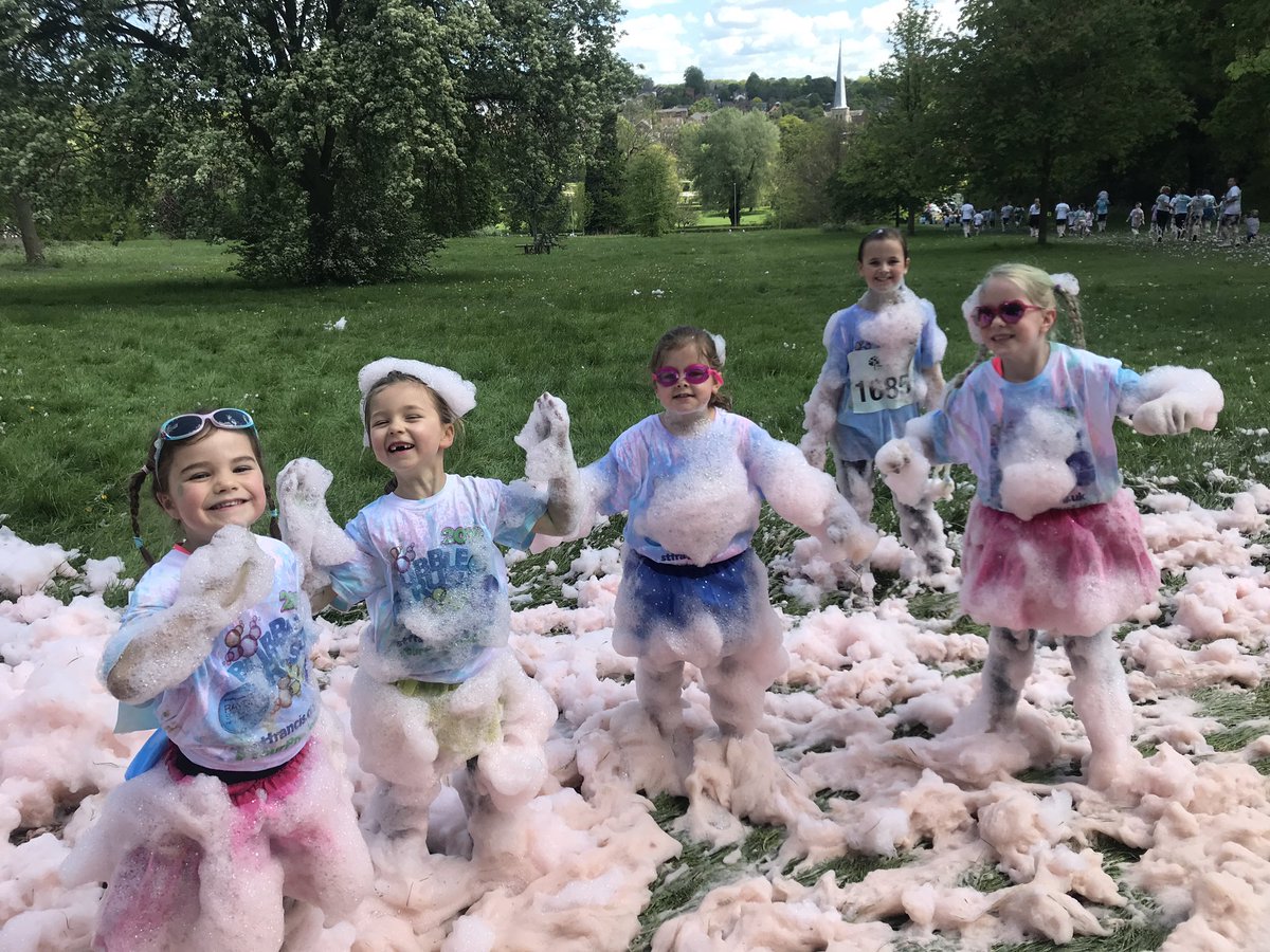 hannahlswinton's tweet photo. 2Dahl girls you smashed it!! Congratulations on completing the 5k Bubble Run today &amp; raising over £500 for charity! #proudmummies #abbotspics #BubbleRush2019 @Hospicstfrancis @AbbotsPrimary @mrs_harris2008 @Mrs_Alce https://t.co/NqrBfoZOMY