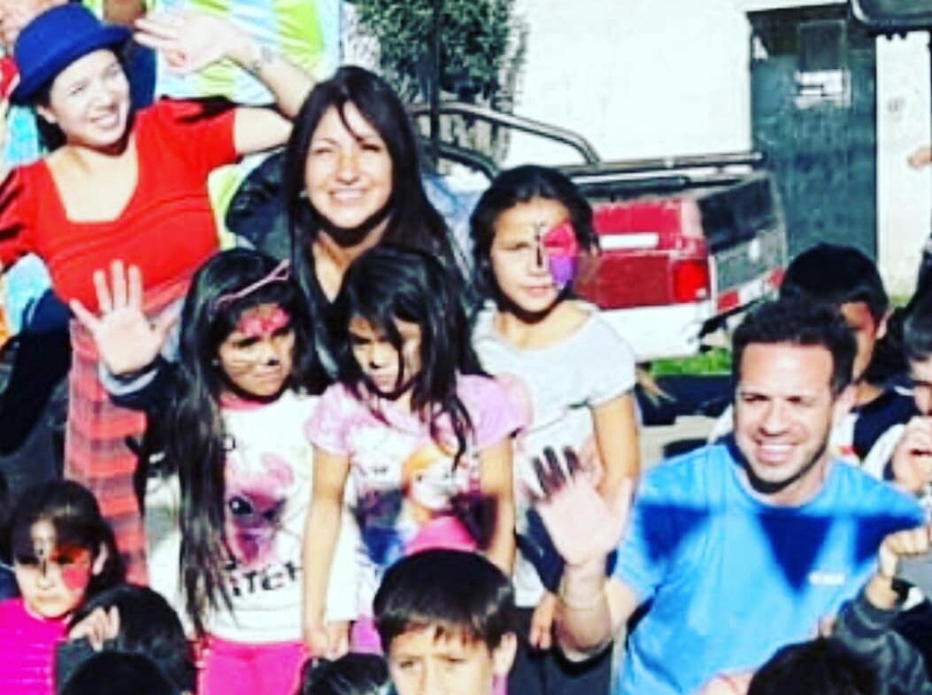 Ayer el Circo Móvil se presentó en barrio Los Tilos de Pilar. Trabajo que realiza el equipo social que acompaña a la concejal <a href="/InesRicci/">𝕀𝕟𝕖𝕤 ℝ𝕚𝕔𝕔𝕚</a> 👇