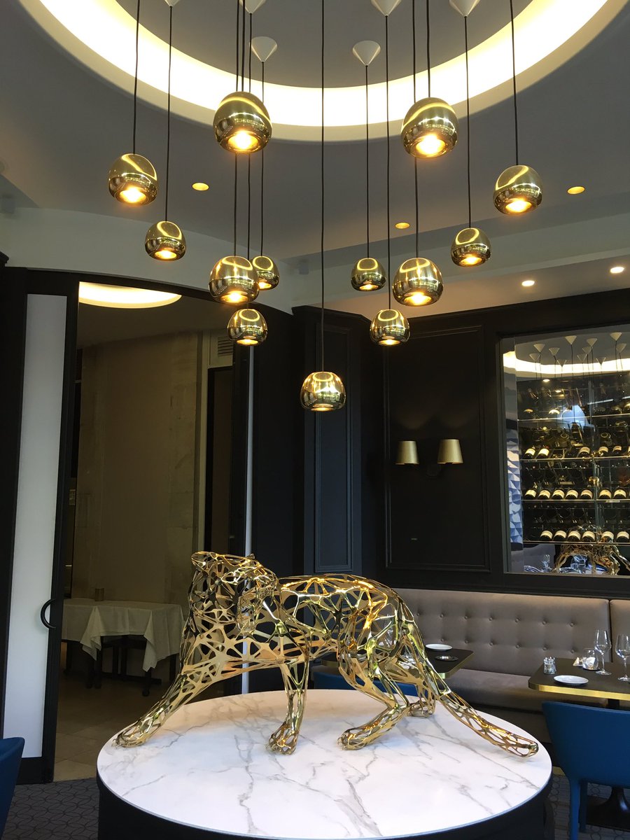 laurentinsight's tweet photo. Burgundy #insightmoments https://t.co/zdLuOQh82S