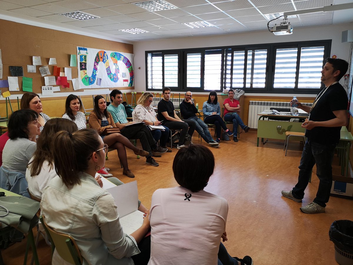 jerp2020's tweet image. ¡GRACIAS 🤗Talleristas!! Esos apasionados por la #robótica que comparten conocimientos y mucha motivación en #Jerp2019: @pablorubma @eltercerlugar @israelzoo75 @euplacampus Beatriz.Pilar #roboted @ebotics Cristian Gabriel M.A. J.A#legoWeDo #Mindstorm #QOBO #codeyrocky @BonaDrone