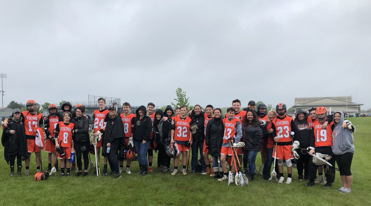 Congrats to our MS team for a Top 8 finish in the ENTIRE state!  Here they are with their moms!  The future looks bright!