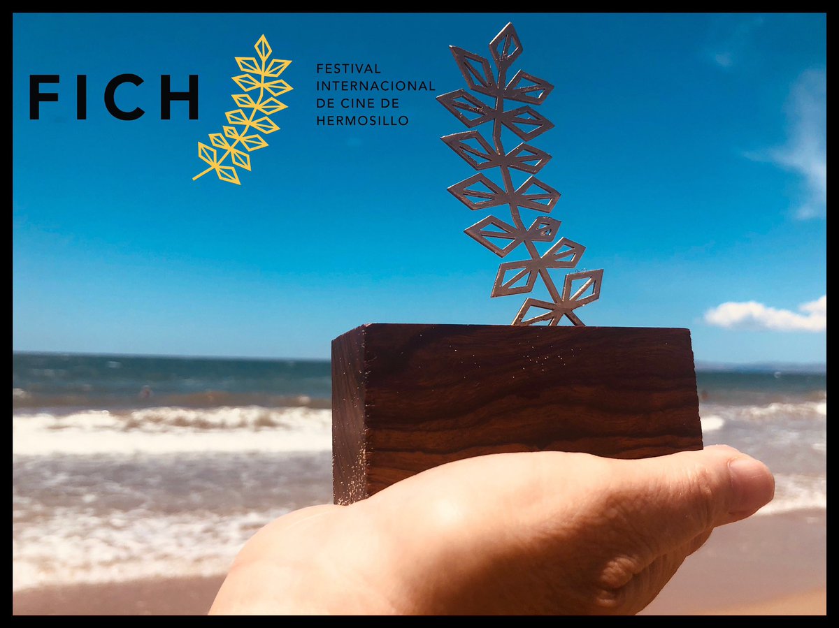 clases_historia's tweet photo. ¡Muy contentos! Clases de Historia ganó los premios a MEJOR PELÍCULA y a MEJOR ACTRIZ en el FICH Festival Internacional de Cine de Hermosillo. El jurado decidió que el premio a mejor actriz se otorgara a nuestras dos actrices: Verónica Langer y Renata Vaca ❤️❤️ https://t.co/6kYoIH45kQ