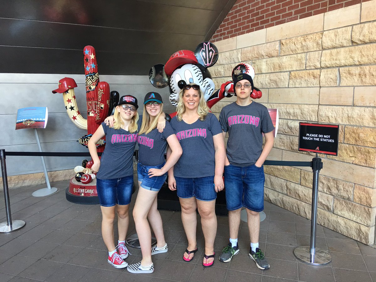 Mother’s Day at the ballpark! #RattleOn