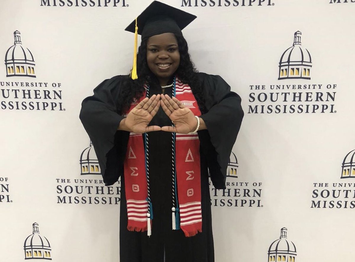 MuNuDST1975's tweet image. Congratulations to all of our Mu Nu sorors for receiving their Bachelors degree on Friday. We’re all proud of your accomplishments. Good luck on all your future endeavors ladies! #Scholarship #southerngrad19 #DST