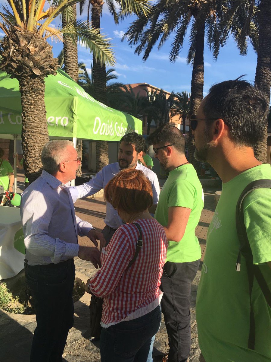 CaballeroElche's tweet photo. 💚Continuamos en cada calle, cada barrio y cada pedanía de #Elche.

6 años ya a vuestro lado, solucionado los problemas reales de los ilicitanos.

#NosApasionaElche 💚 #ElcheLoPrimero💚 #VotaContigo https://t.co/jWmDmD9PCf