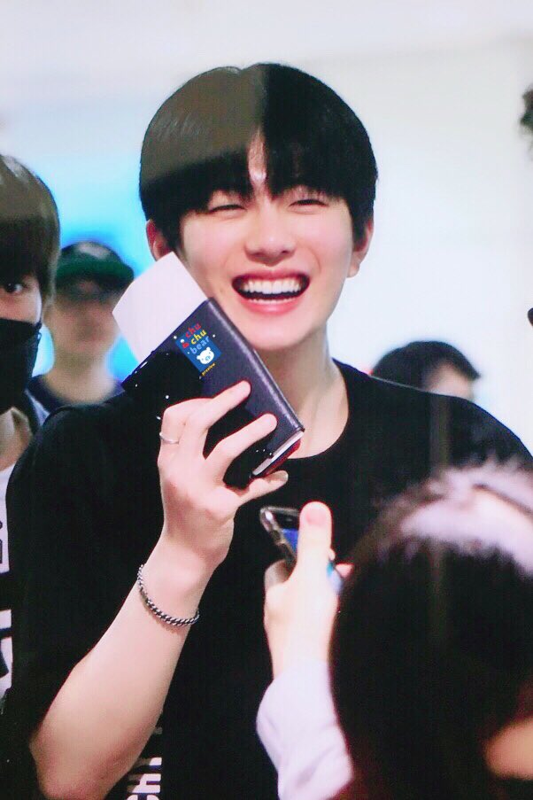 ChuChubear0824's tweet photo. 190520 TPE
#골든차일드 #최보민 #보민 #BOMIN https://t.co/OQdueODqFN