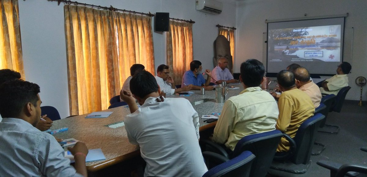 narmada_samagra's tweet photo. स्व. अनिल दवे ��ी की द्वितीय पुण्यतिथि पर, जल से जुड़ी संस्क���ति को संजोने के लिए प्रयास करने की दृष्टि से १८.०५.१९ को नदी का घर में दिनदयाल शोध संस्थान दिल्ली एवं नर्मदा समग्र ने मिलकर ‘जल संस्कृति’ विषय पर कार्यशाला का आयोजन किया।
https://t.co/NhB0SAt9P9
#AnilDave #JalSanskriti https://t.co/fpwN8AkyA0