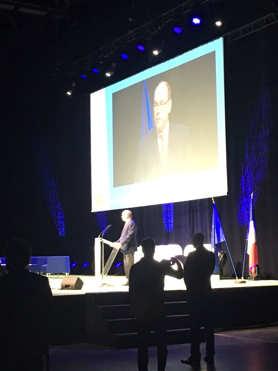 CleanHydrogenEU's tweet photo. Clean mobility gets the royal treatment: We need to further develop and promote clean mobility technology says Prince Albert of Monaco at the official opening of #EVS32 #hydrogen for #cleantransport #hydrogenmobility https://t.co/hI90dDSOfq