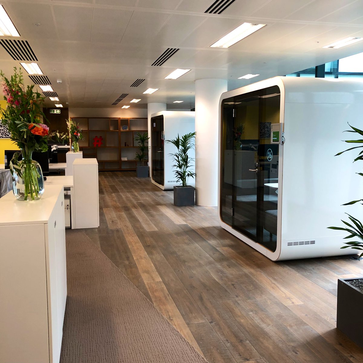 RebeccaW's tweet photo. We did it! 72 new desks and a huge new (micro) kitchen now live 😅😍🔨✨ https://t.co/A6dez4XIyG