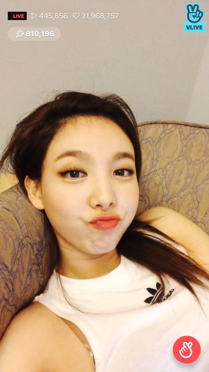 Archive2yeon's tweet photo. NAYEON. https://t.co/wWqNUsEJXu