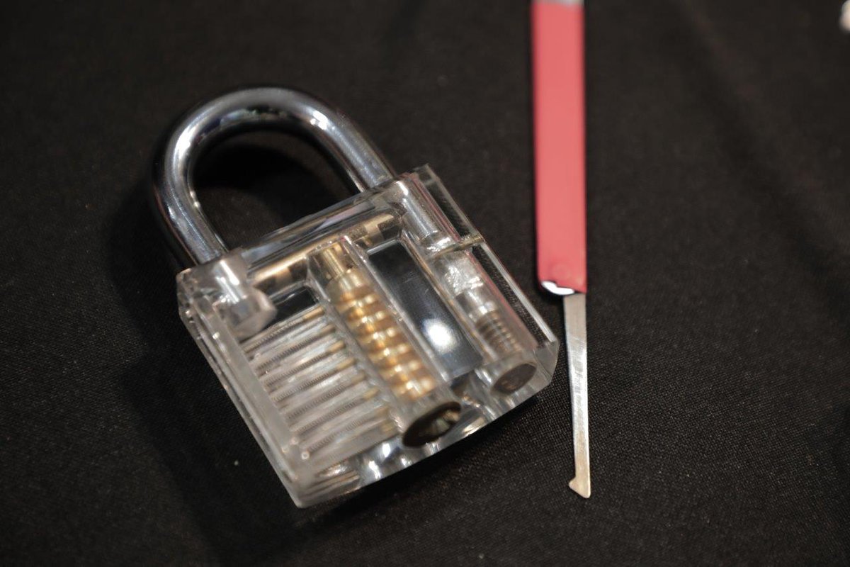 eSigurnostSRB's tweet photo. Speakers & Lectures at the #eSecurity2019 Conference
#JovanŠikanja & "Workshop - Lock Picking"
#eSecuritySpeakers #eSecurityLectures #esecurity #security #ITconference #conference #hacking #ack4life #whitehacker #eSecurityHackingGame https://t.co/8tsmNtYBU6