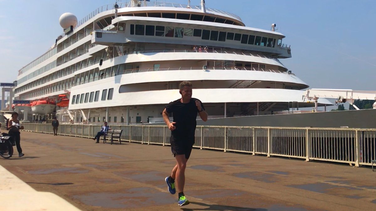 HitchcockPhilip's tweet photo. Shows completed and on an 11 mile run through #AntwerpπββοΈ
New @brooksrunning are feeling fabulous. βοΈβοΈβοΈβοΈβοΈ #transcend6 @dads_running #inspiringourchildren #magicianontherun https://t.co/6eX0IVbEav