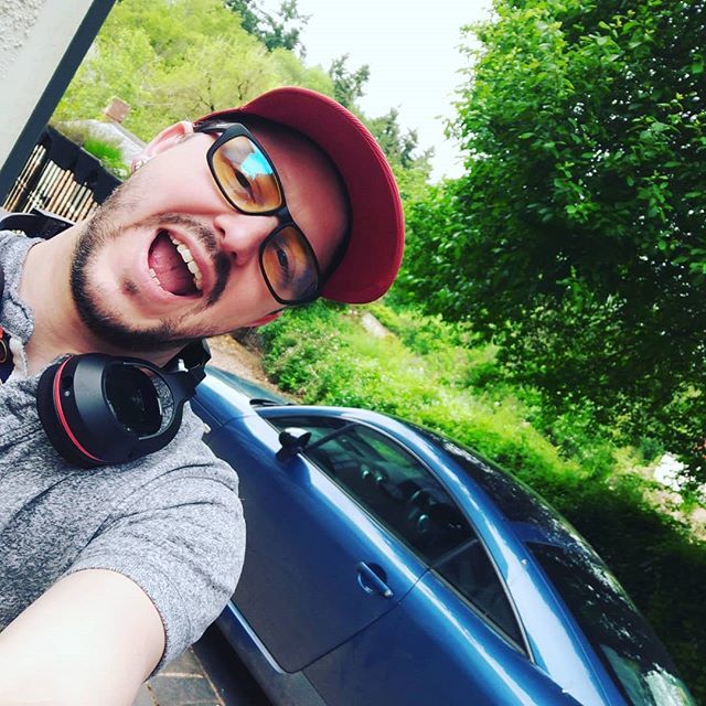 MythicChannel's tweet photo. Taken a road trip to Kent to see family as also have relatives from Oz over super exciting stuff. Can't wait to get stream going mid week new processor turns up on link Wednesday so crazy computing to finish the setup is on its way. #GeekAtHeart #streaml… https://t.co/DrTmE4TUDr https://t.co/gxlCuLFjBW