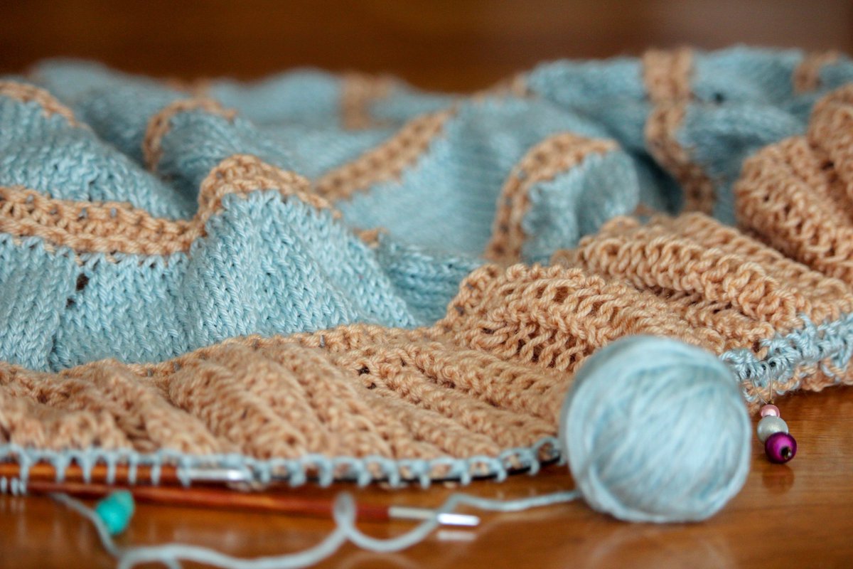 AgnesKutas's tweet photo. Who doesn't love a good game of yarn chicken? :D I didn't want to have too much yarn left. And now I don't have too much yarn left so why complain :D Let's just hope not too much will be enough. https://t.co/XGVPl7iSUK