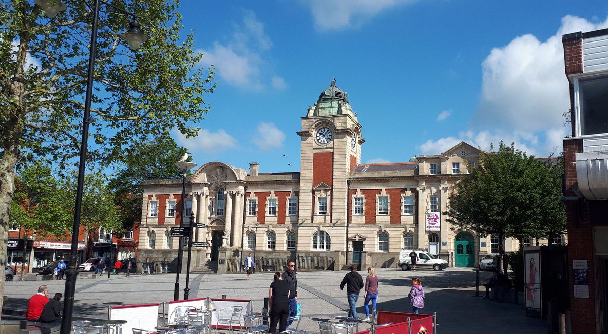 Ble ydw i? / Where am I?