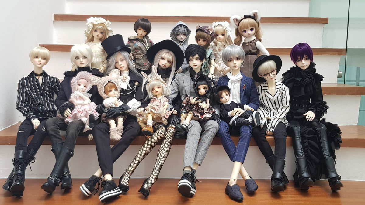 saintaya2012's tweet photo. Doll meet yesterday at friend's house. ^_^ https://t.co/KgM8Yc9N7y