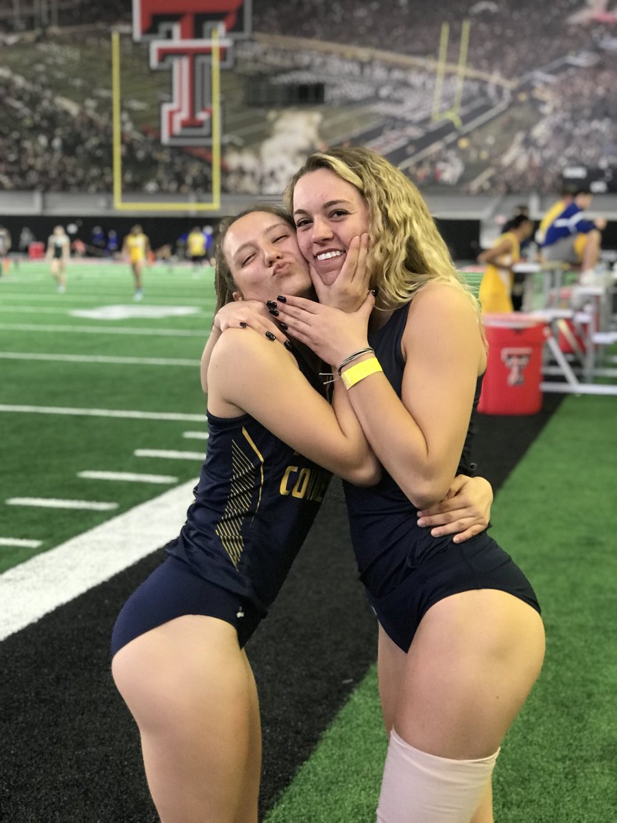 BigBossin_Cheek's tweet photo. It’s okay that you will not be here with me next year, but we will be in each other’s lives for the rest of time ❤️ I’m happy you came along and became my bestfriend. Happy Birthday lil ugly! Can’t wait to see you!! Turn up for me shawty! Loveee youuuuuu 💖💖 https://t.co/MfMgWlI5O3
