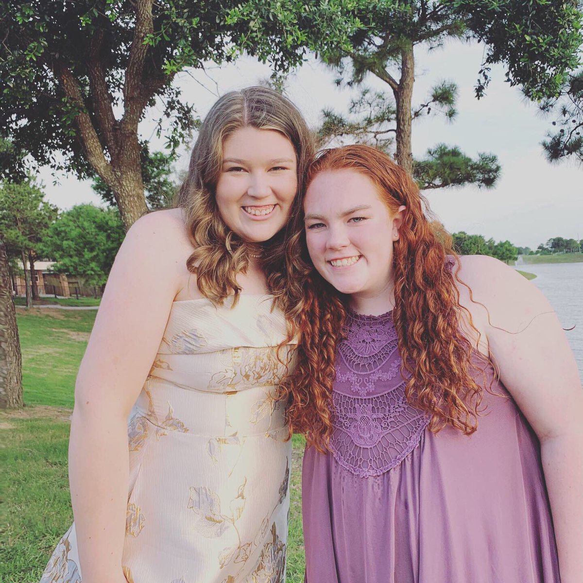 HeskeJade's tweet photo. Junior banquet>>>sophomore banquet #thanksderek #newyearnewme https://t.co/cpwXfYofXR