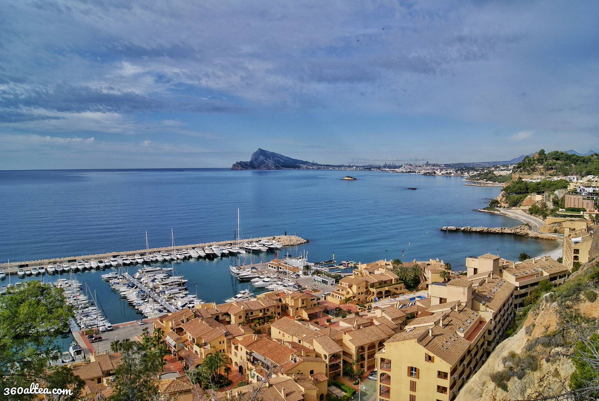 360altea's tweet photo. Better grab some air, a new week has just arrived 😉👋
-
#altea #visitaltea #enjoyaltea #costablanca #total_alicante #tot_valencia #mediterráneoenvivo #mediterraneoenvivo #landscapelovers #alteaesmar #love4altea #mascarat #marinagreenwich #illadelolla #bahiadealtea https://t.co/ZjHAishCmb