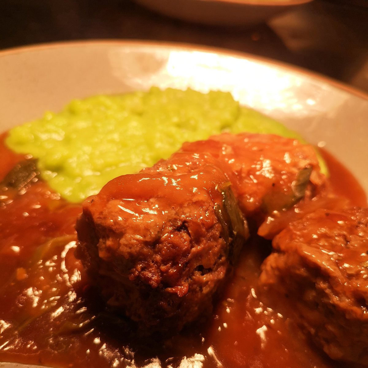 TheBridgeLlan's tweet photo. Felinfoel Faggots and peas. Yum. #VivaLaFoel #iamatthebridge https://t.co/4NUg2IH2mJ