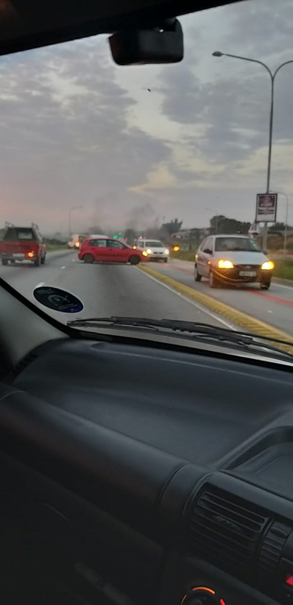 RelayEms's tweet image. Protestors burning tyres and blocking off road for commuters in Stanford Road "Die Gaat" area, please use alternative routes