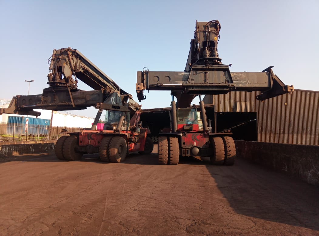 Greystones_Ent's tweet photo. Greystones Kalmar's hard at work.

#FirePower #Kalmars #Greystones #BestInTheBusiness #Durban #SouthAfrica 

Contact us for all your warehousing and logistical needs , we are here to serve you. https://t.co/ZdV1dY44G2