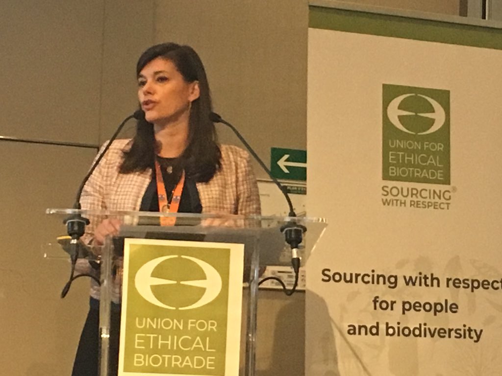 ‘From story telling to story proving’ @SandrineSommer of @Guerlain shares the new Bee Respect Platform at @EthicalBioTrade #BSR2019 in Paris. Shows traceability of 400 supply chains in 65 products.