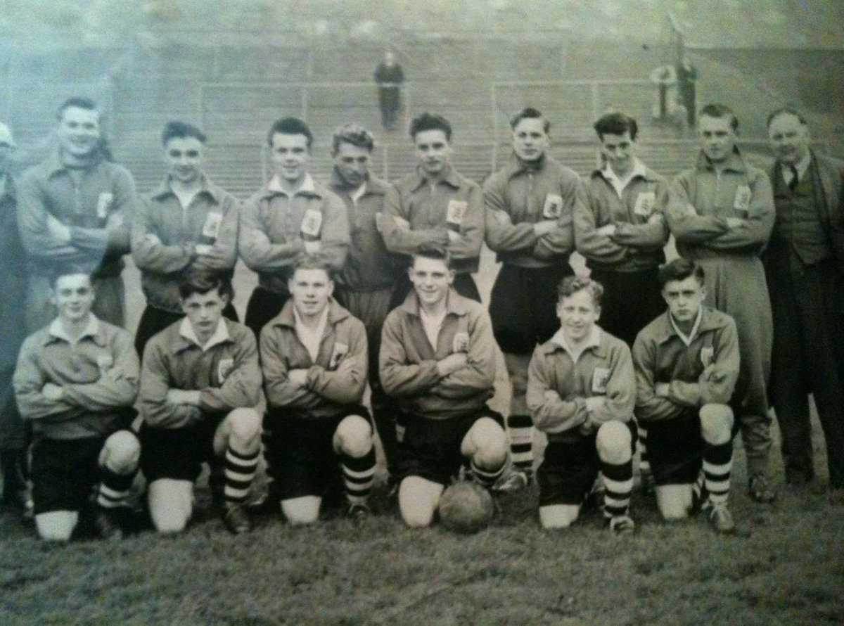 tomclare2's tweet photo. Lovely pictures of Duncan Edwards playing for England Schools in 1952, Programme cover and team sheet (signed) showing what must be one of Duncan's earliest autographs.  Alan Morton who joined United as well also in the pic.  Owned by a mate in Australia, https://t.co/A9kJLSrW8D
