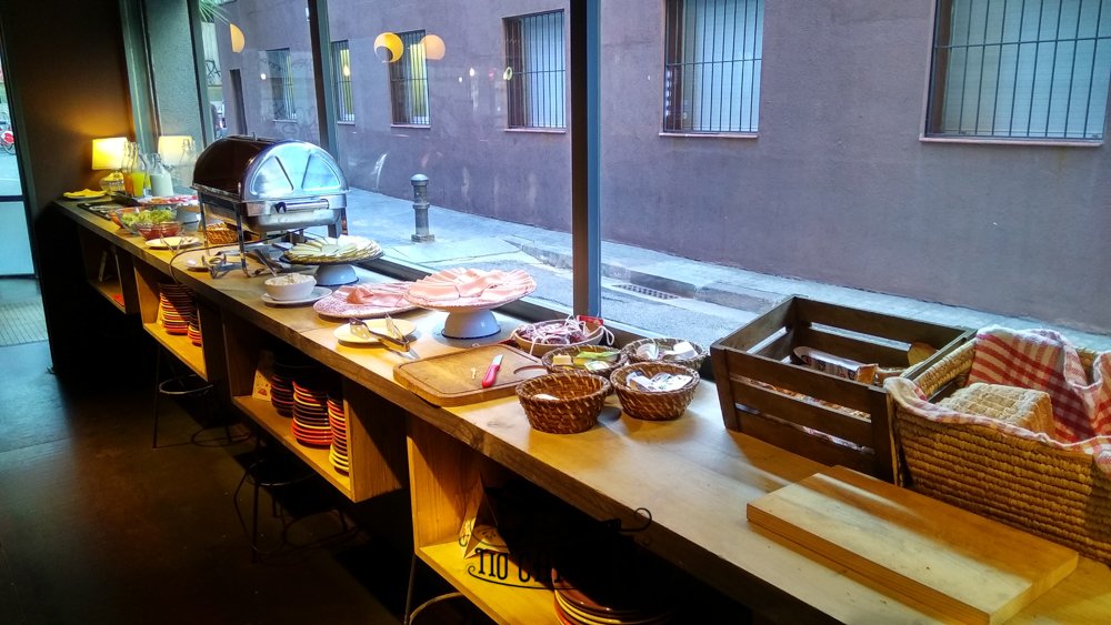 BcnTioCarlos's tweet photo. Desayunos de bufet libre.
Todos los días en Taberna Tío Carlos.
#tabernatiocarlos #barcelona https://t.co/oOQzGcfs9E