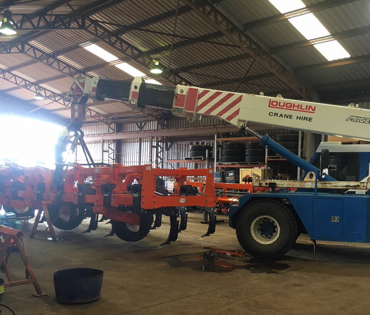 TTQAgriculture's tweet photo. Sometimes, when you build a very big machine, you need help to get it out of the shed... #2cranes
This one will be on show at #FarmFest in Toowoomba in early June if you want to see it up close.
Meanwhile, we may be looking at bigger premises... ๐ https://t.co/jeiMIWy6Ev