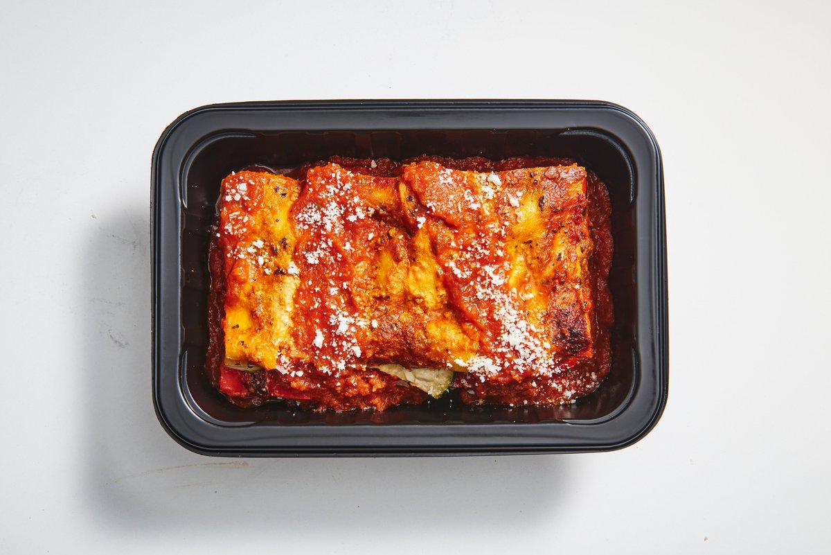 mymusclechef's tweet photo. Say hello to VEGAN! 🍴🥑🌿

Plant-based and power-packed, our newest range delivers 10 tasty meals rich in protein and fibre. Hero ingredients such as tempeh and seitan will liven up your lunchtime and fuel your routine. Check it out now: https://t.co/6wphSVUhmP ✅ #mymusclechef https://t.co/C05Du22PpT