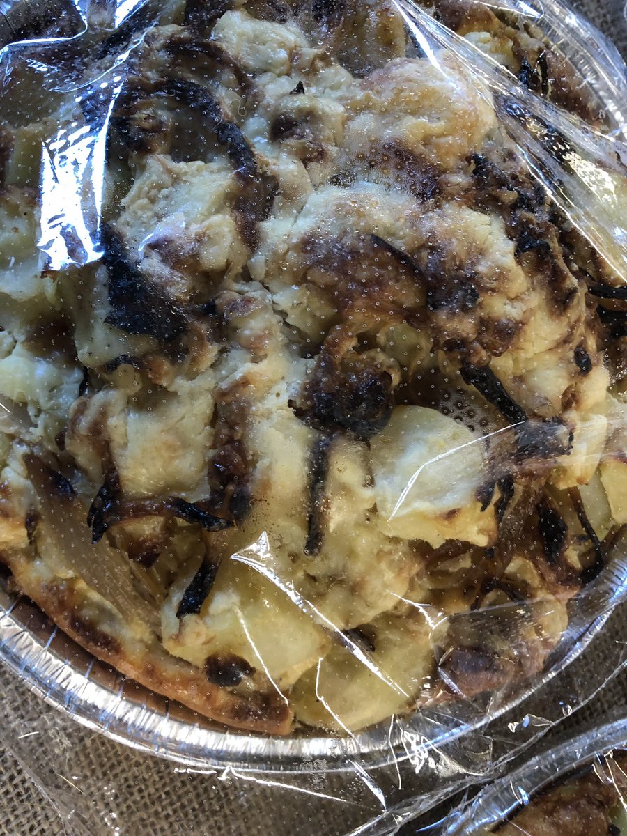 veg_box's tweet photo. Our lovely Karen has been busy this weekend we have added her delicious Quiches to our menu for this weeks #Vegboxes #Homity #RoastedVeg #QuicheLorraine #Hawaiian only the best in locally made produce https://t.co/wqo2PBQCPr