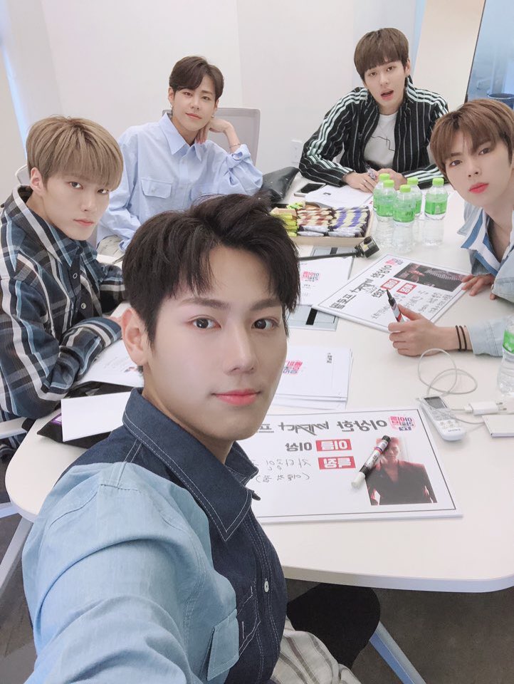 IMFACTofficial's tweet photo. [안내] 잠시 후 오후 5시, 올레 tv 모바일 어플 <아이돌 라이브 TV - '임팩트'편>에 #임팩트 가 출연합니다.

✔️아이폰에서도 시청 가능합니다!
올레 tv 모바일 어플 다운 후 시청 부탁드립니다🥰
(앱스토어 링크는 스레드 게시물에서 확인해주시기 바랍니다!)
잠시 후 아이돌 라이브 TV에서 만나요🙌🏻 https://t.co/qL2bHD8NUZ