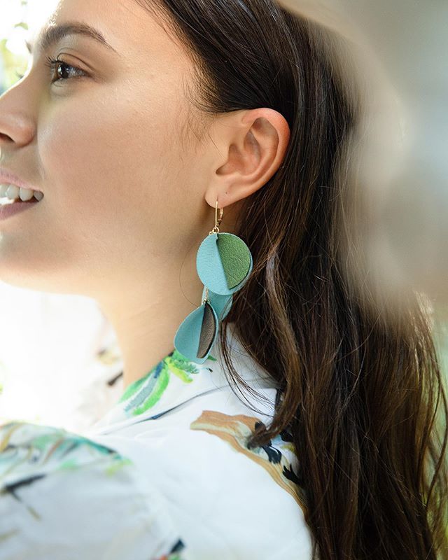 The Kanis ✨
La nouvelle boucle volante et légère de la saison #toucanbleu #bijouxfaitmain #printempsete2019 
The new dangle earrings of the season that are light as feathers #springsummer2019 #handmadejewelry #statementearrings bit.ly/2HrUe78