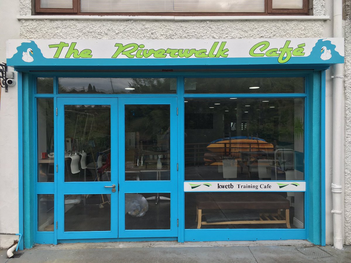 E_PhelanArt's tweet image. The Riverwalk Cafe, Wicklow. Three layered jigsawed sheets of ply, a dabba paint and some fake grass. #greyheron #jigsaw #art #layeredplywood #mural #wicklow #ireland #nature #natureart #birdart #painting #plywood #plywoodart #instaart #instaartist #shoutout #nature #bird #cafe