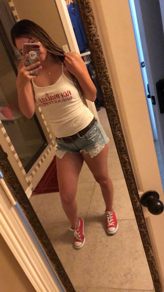 My “normalize breastfeeding” tank matches perfectly with my converse😍 new favorite outfit♥️