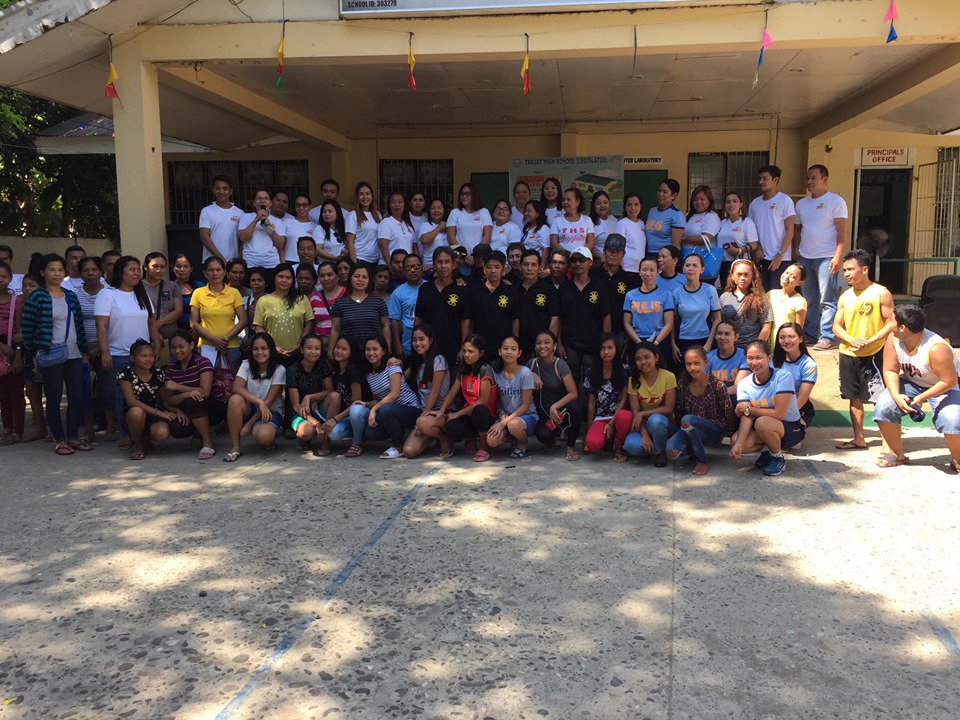 tanjaycpsnoppo's tweet photo. Tanjay City Police Station led by PLTCOL CATHERINE D RAMOS, ACOP attended the launching of Brigada Eskwela 2019 with a theme  "Matatag na Bayan Para sa Maunlad na Paaralan" at Tanjay High School (Legislated) . @ 8:30 AM of 5/20/2019. https://t.co/hVQhNCr4ox