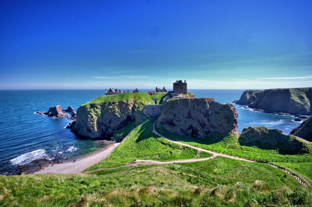 Dunnottar Castle, Aberdeenshire, Scotland.
@visitabdn @VisitScotland @ScottishField @ScotsMagazine @castledunnottar 
#ThePhotoHour #StormHour #DunnottarCastle