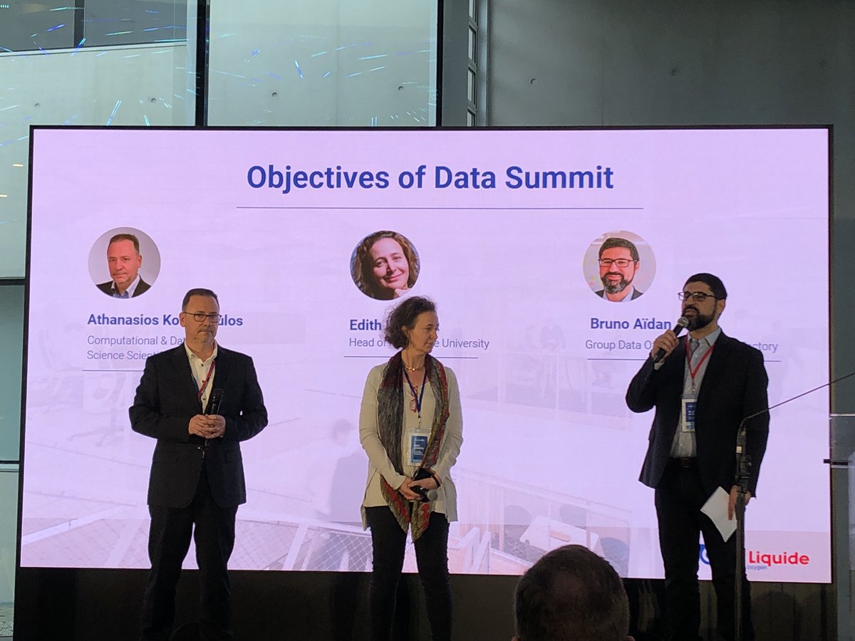 Openning of #DataSummit @airliquidegroup François Darchis, SVP, member of Executive Committee share the Data Stategy : #Assets, #Customers & #Ecosystems Thanks @Thanos_Konto @BrunoAidan @edithlemieux for inviting @IRTSystemX cc @AkninP