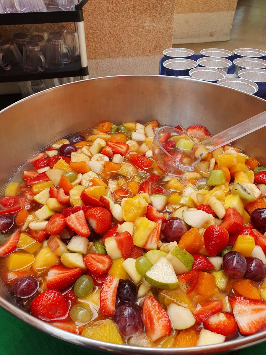 mag_fruits's tweet photo. Retour sur notre #animation au #lycée Pothier à #Orleans ! 🍏🍇🍓
Au programme : #dégustation d'une salade de #Fruits de #saison accompagnée d'une boule de glace à la #pomme pour plus de plaisir !🍦🍏

Un régal ! 😋 https://t.co/opy6uVvUnY