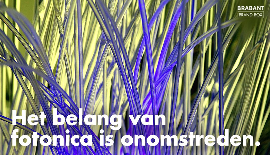 “Als de doorontwikkeling van de huidige generatie chips stagneert, zijn fotonen in plaats van elektronen de motor die nieuwe technologische doorbraken mogelijk maken.”, zegt Ewit over het belang van Fotonica. 

Lees of download het hele verhaal ➭ bit.ly/photondelta