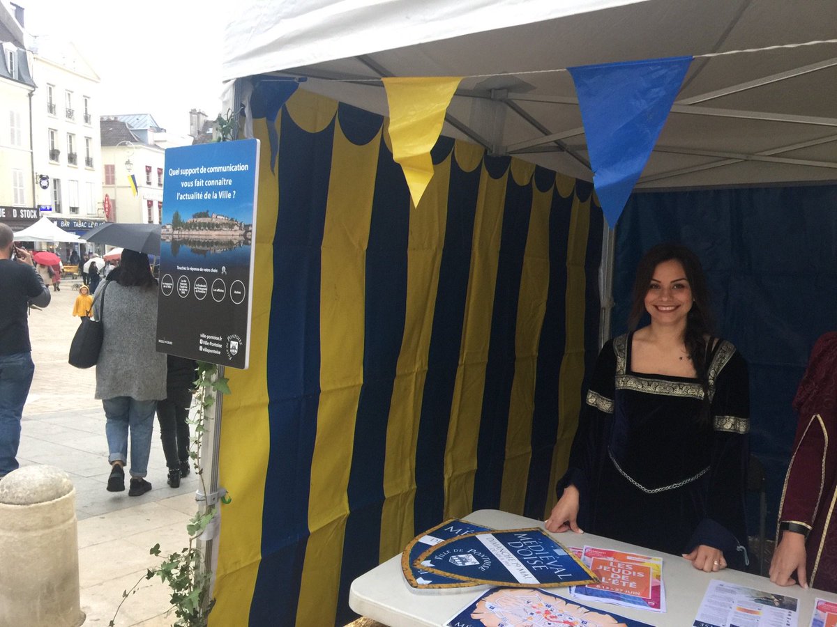 #Pontoise a remonté le temps ce week end, lors du 18ème Festival Médiéval d'Oise. Deux affiches connectées permettaient de poser une question aux visiteurs : "Quel support de communication vous fait connaître l'actualité de la Ville ?" Un indicateur précieux pour la commune.