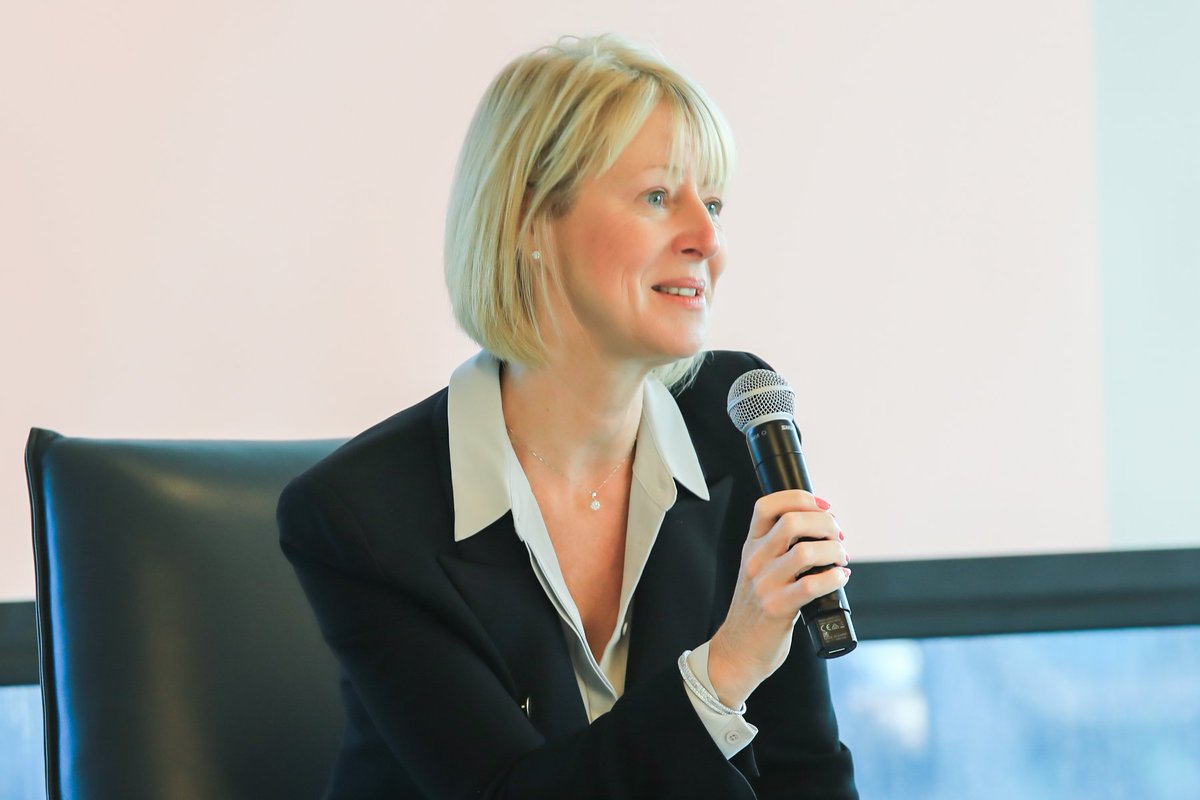 auspostentgov's tweet photo. At our “preparing today for the workforce of tomorrow” event panel member Susan Davies (MBA), (GAICD), EGM - People and Culture at Australia Post, highlighted the challenges Australia Post have in meeting the different needs of 5 generations of workers. #workforceofthefuture https://t.co/AsZXY2cvzD