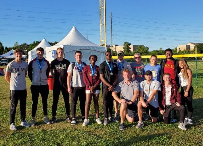 Coach_GSmith's tweet photo. Jumps/Javelin/Multis squad! So proud of this group! 48.25 points scored, 5 medals, 4 (maybe 5) regional qualifiers,11 conference scorers. Plenty of gritty performances under difficult conditions. Most importantly, all fantastic young men and women with bright futures. https://t.co/qNIWHeEymv