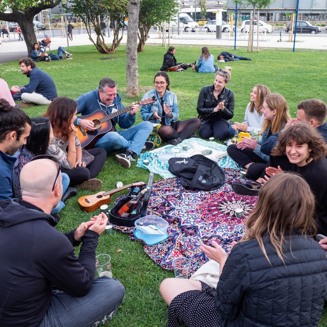 nomadgivingback's tweet photo. We celebrated with an open-mic jam session in the beautiful Jardim D Luis Park. 🎸It was a beautiful afternoon meet-up with live acoustic music, free beer &amp; good company! We talked more about how to support Charity Makeover, @22STARS_com, and @nomadgivingback ✌🏽📷 @mariefillmedia https://t.co/mYaH1TMPlD