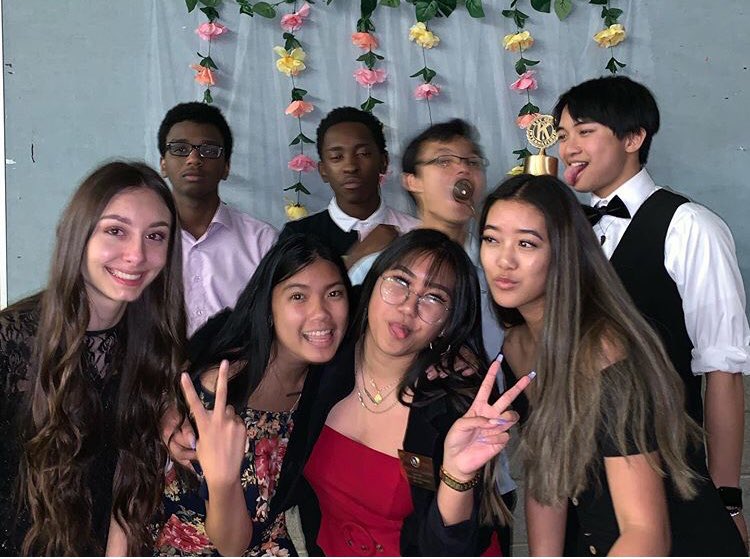 DOHS_KeyClub's tweet image. Thank you to everyone who came to our club banquet this past Thursday! ❤️🖤✨ Congratulations to all the members who achieved a min. of 50 service hours during the 18-19 term! Farewell to all the seniors, especially the senior officers, continue to do service! We’ll miss you. 😥