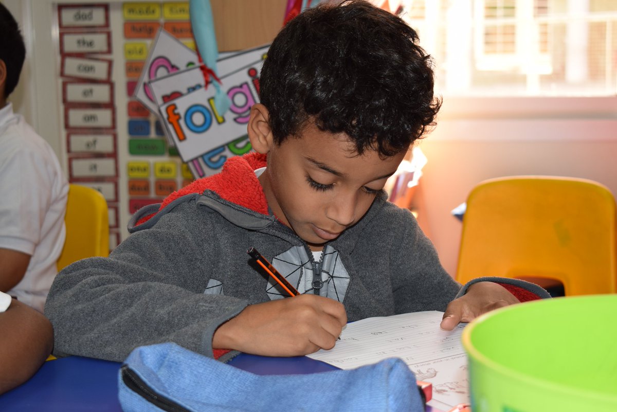 Abqseeb's tweet photo. From: abq family 
To: all the students in @abqAzzanBinQais , @SISohar and @Abqseeb

Wishing you the best of luck for your exams. We know you will do your best!

#abqeducationgroup
#abqeducation
#abq_education
#abqseeb https://t.co/GgRTff1PMr