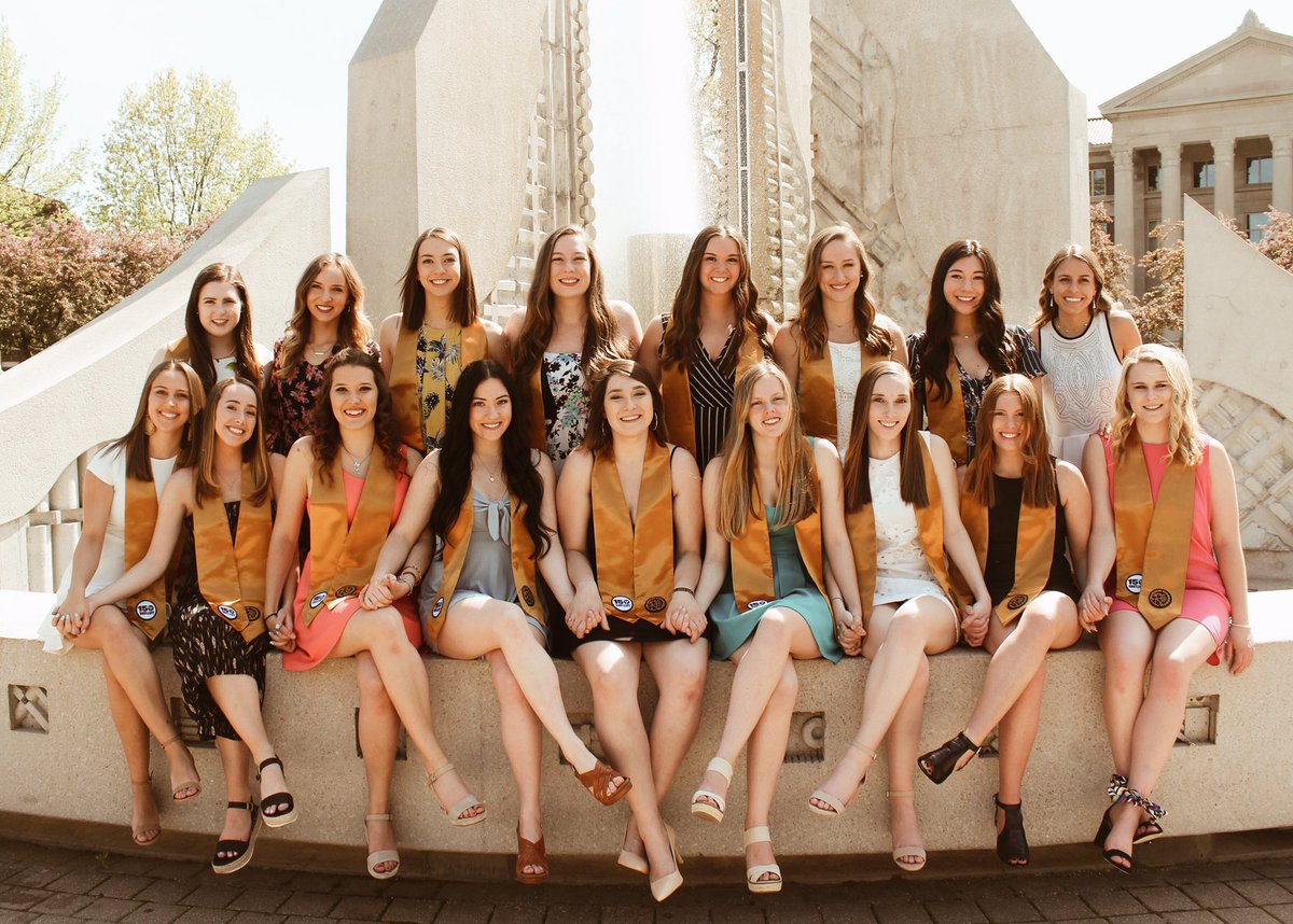 Alpha Xi Delta tweet media